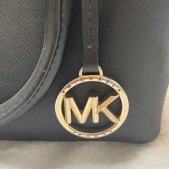 Michael Kors Edith Saffiano Satchel Handbag, Crossbody Black Pre-Owned - Picture 2 of 15